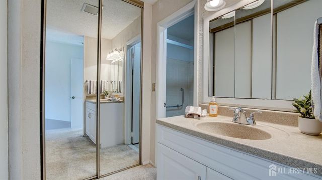 370-B Duranta Plaza, Monroe, NJ 08831