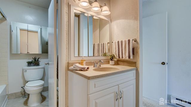 370-B Duranta Plaza, Monroe, NJ 08831