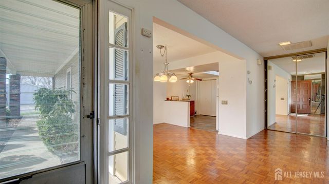 370-B Duranta Plaza, Monroe, NJ 08831