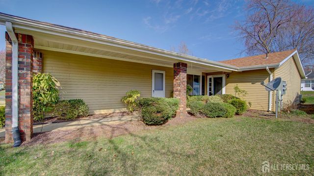 370-B Duranta Plaza, Monroe, NJ 08831