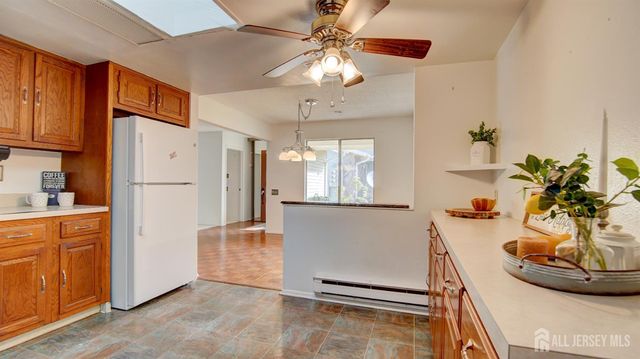 370-B Duranta Plaza, Monroe, NJ 08831