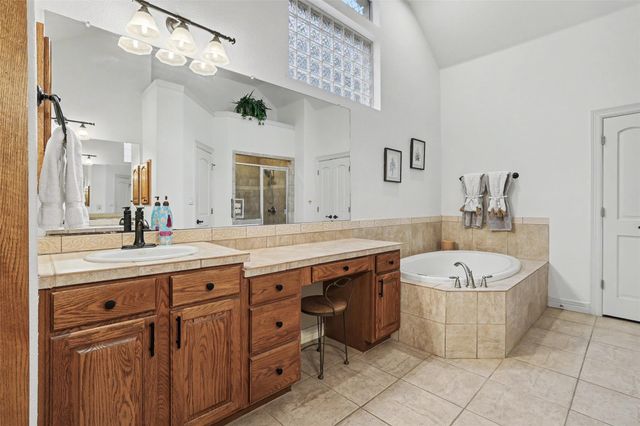 507 Champions DR, Georgetown, TX 78628