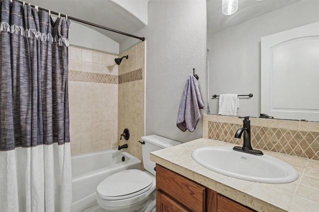 507 Champions DR, Georgetown, TX 78628