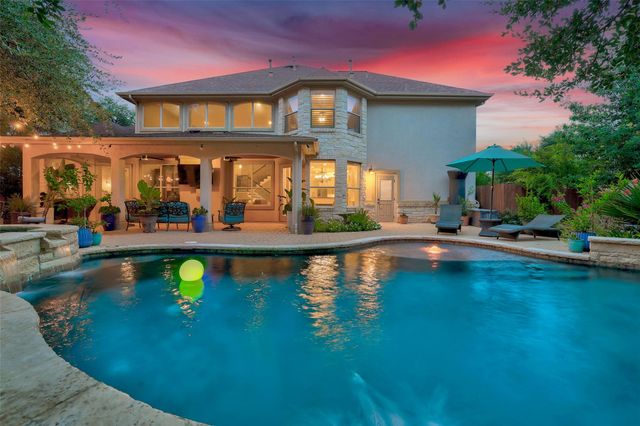 507 Champions DR, Georgetown, TX 78628