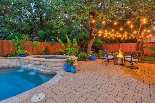 507 Champions DR, Georgetown, TX 78628