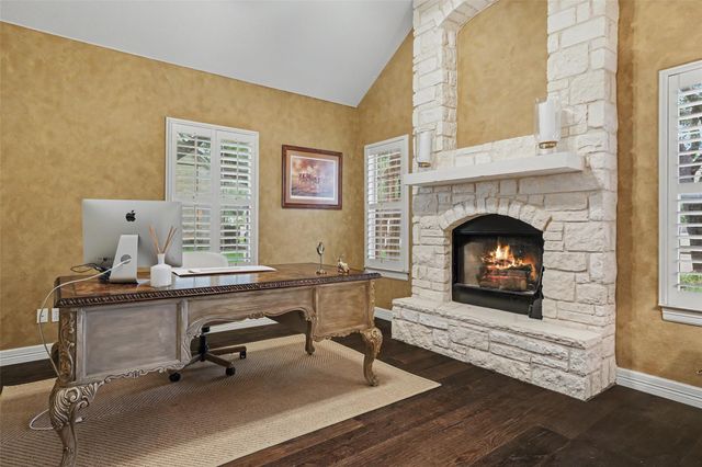 507 Champions DR, Georgetown, TX 78628