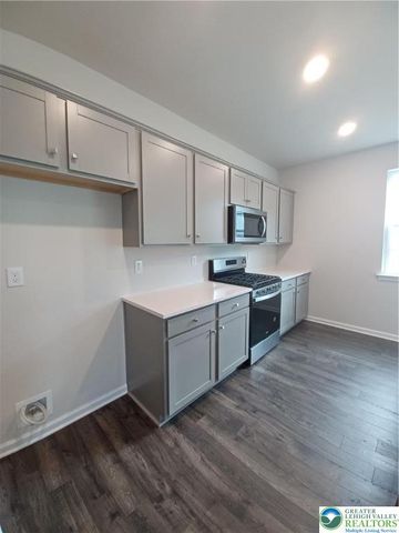 111 Winding Road, Forks Twp, PA 18040