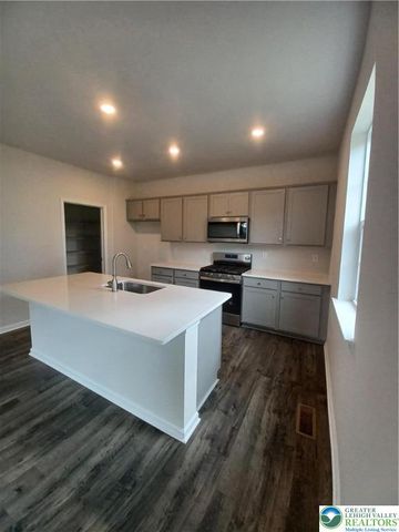 111 Winding Road, Forks Twp, PA 18040