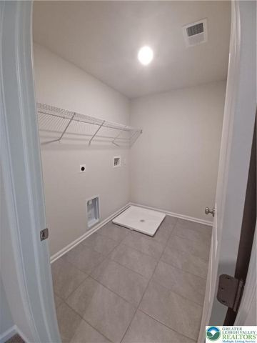 111 Winding Road, Forks Twp, PA 18040