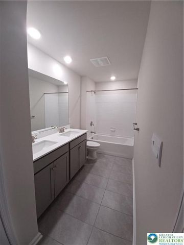 111 Winding Road, Forks Twp, PA 18040