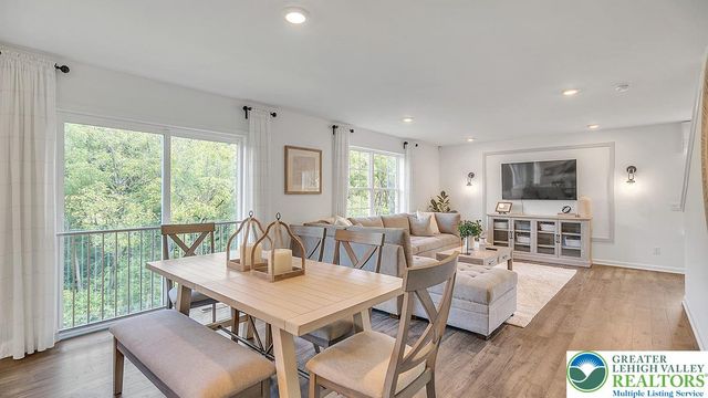 111 Winding Road, Forks Twp, PA 18040