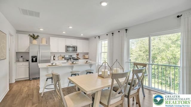 111 Winding Road, Forks Twp, PA 18040