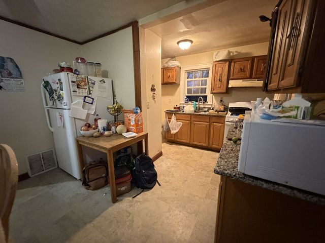 1611 Eastmoreland Avenue, Rockford, IL 61108