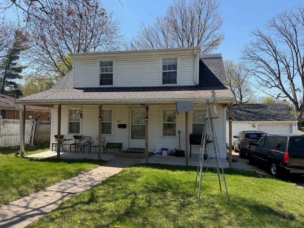 1611 Eastmoreland Avenue, Rockford, IL 61108