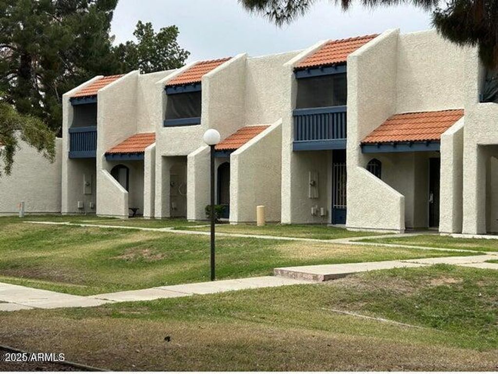 5413 W ECHO Lane, Glendale, AZ 85302