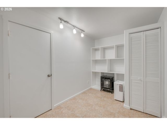 8680 S HOLLYHOCK St, Rockaway Beach, OR 97136
