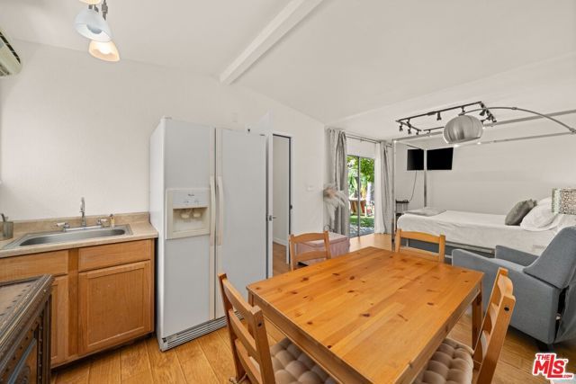 22621 Dolorosa Street, Woodland Hills (los Angeles), CA 91367