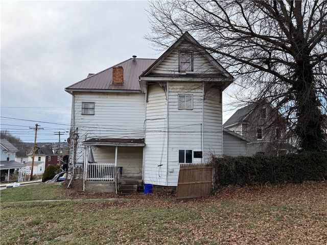 122 W Quarry St, City Of But Sw, PA 16001