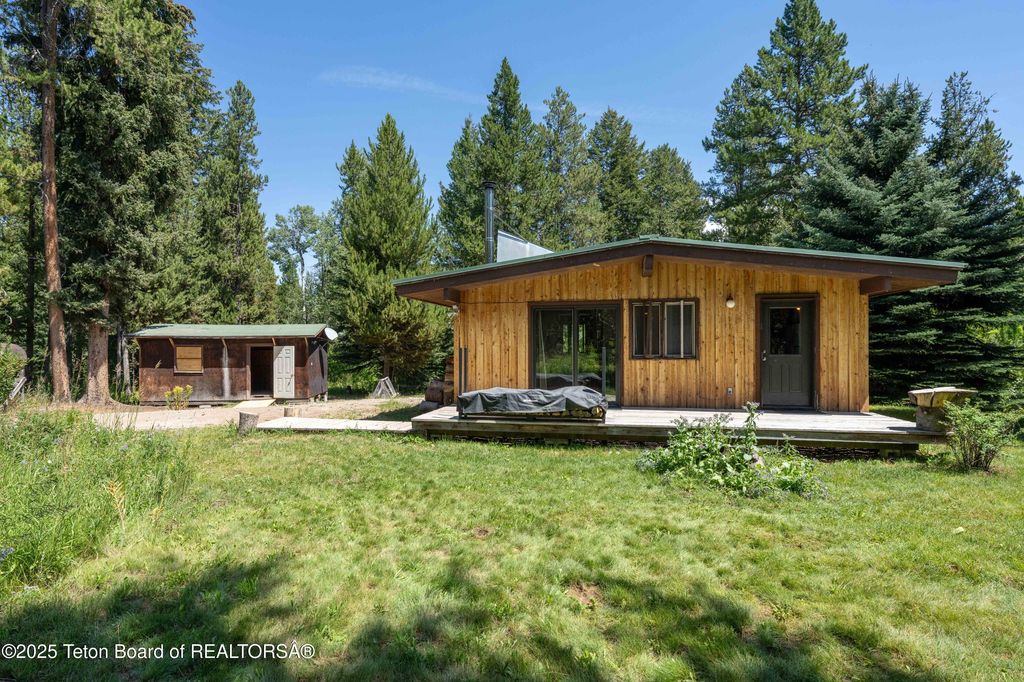 6255 W HECK-OF-A-HILL Road, Wilson, WY 83014 photo 13