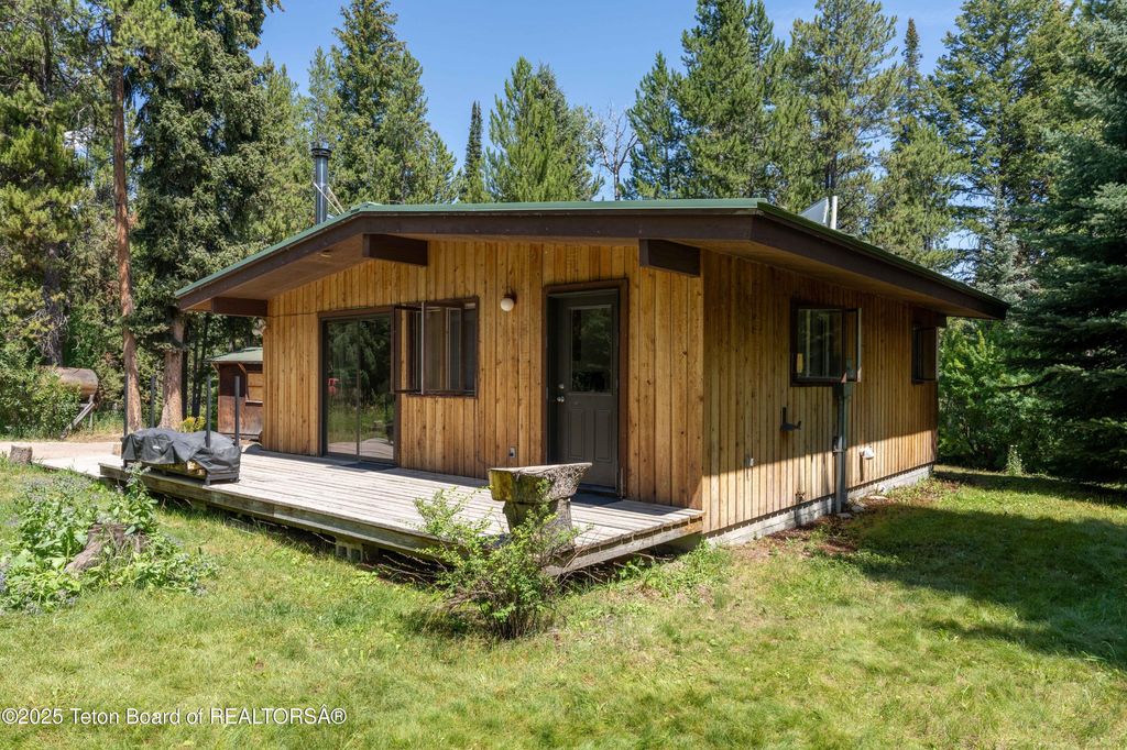 6255 W HECK-OF-A-HILL Road, Wilson, WY 83014 photo 15