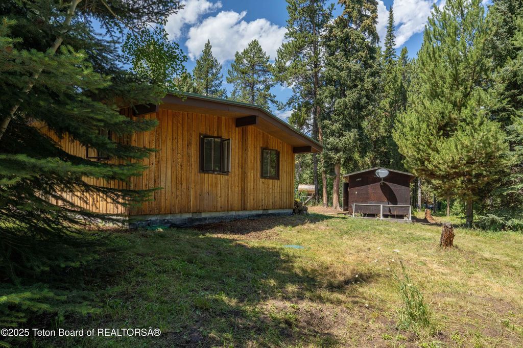 6255 W HECK-OF-A-HILL Road, Wilson, WY 83014 photo 16