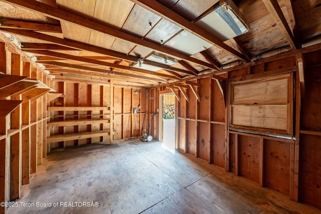 6255 W HECK-OF-A-HILL Road, Wilson, WY 83014 photo 18