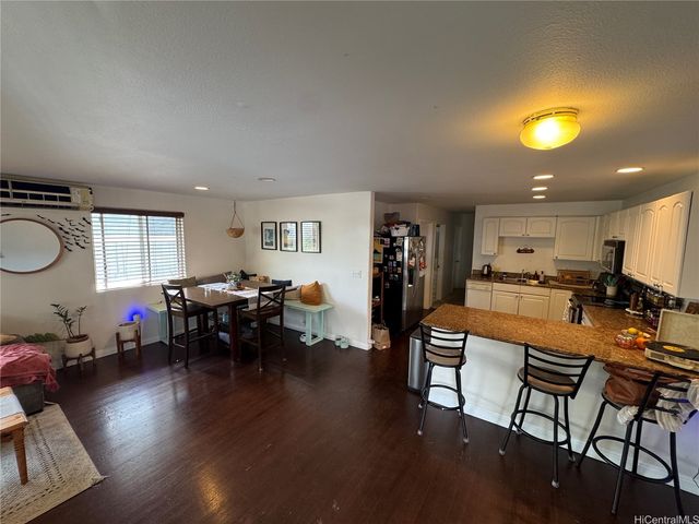 1541 Palolo Avenue A, Honolulu, HI 96816