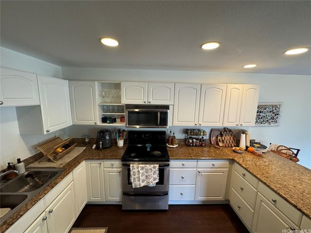 1541 Palolo Avenue A, Honolulu, HI 96816