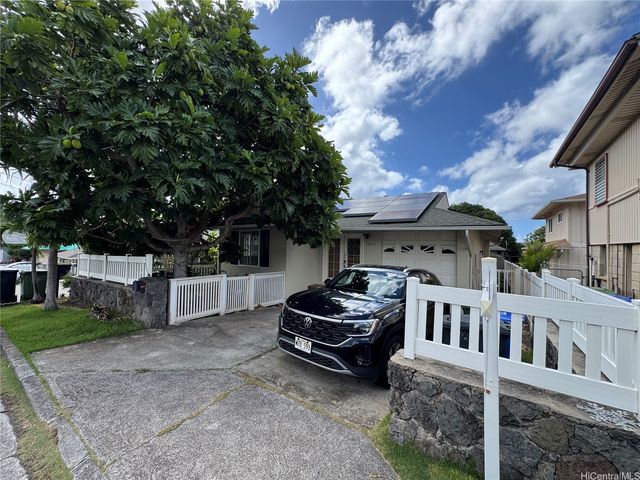 1541 Palolo Avenue A, Honolulu, HI 96816