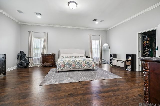 1201 Mills Pointe Dr, Zachary, LA 70791