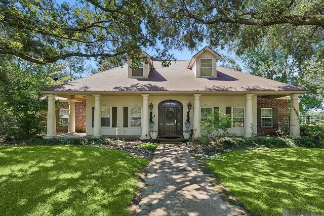 1201 Mills Pointe Dr, Zachary, LA 70791