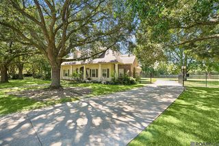 1201 Mills Pointe Dr, Zachary, LA 70791