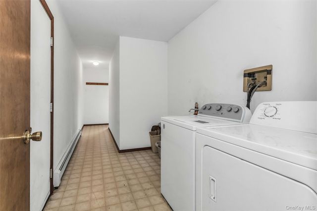 82 Donna Drive, Baiting Hollow, NY 11933