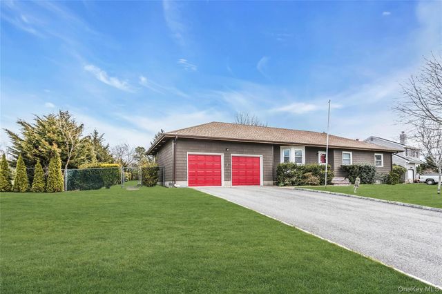 82 Donna Drive, Baiting Hollow, NY 11933