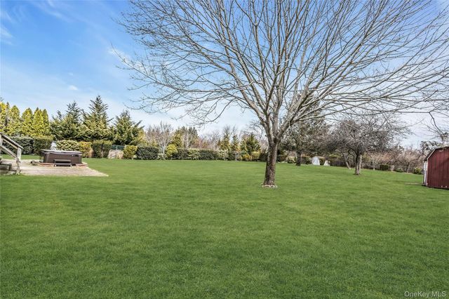 82 Donna Drive, Baiting Hollow, NY 11933