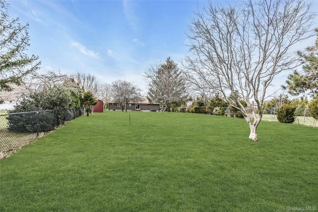 82 Donna Drive, Baiting Hollow, NY 11933