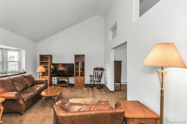 82 Donna Drive, Baiting Hollow, NY 11933