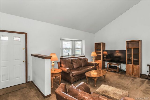 82 Donna Drive, Baiting Hollow, NY 11933