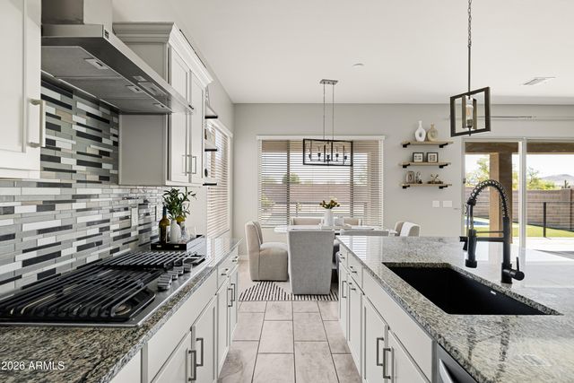 25273 N 69TH Avenue, Peoria, AZ 85383