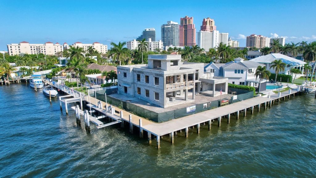 3025 NE 25th St, Fort Lauderdale, FL 33305