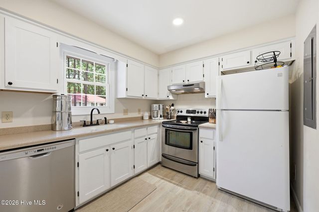 133 Villa Drive, West End, NC 27376