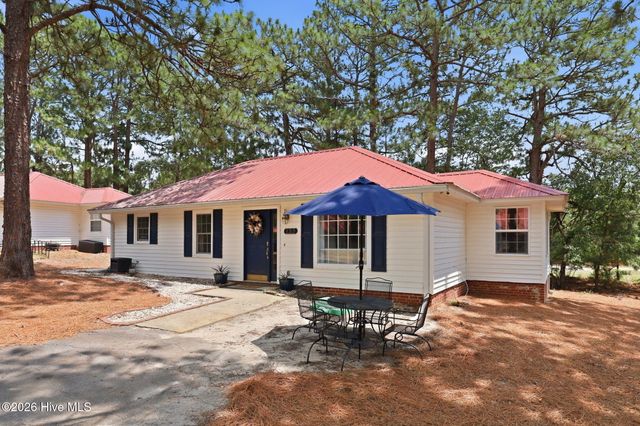 133 Villa Drive, West End, NC 27376