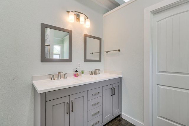 372 Plum ST, Bastrop, TX 78602