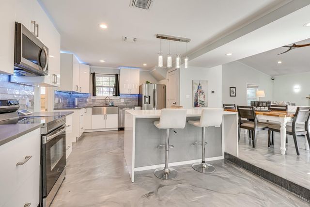 372 Plum ST, Bastrop, TX 78602