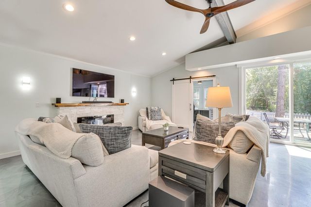 372 Plum ST, Bastrop, TX 78602