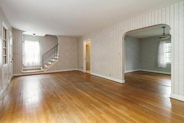 123 W South Street, Worthington, OH 43085