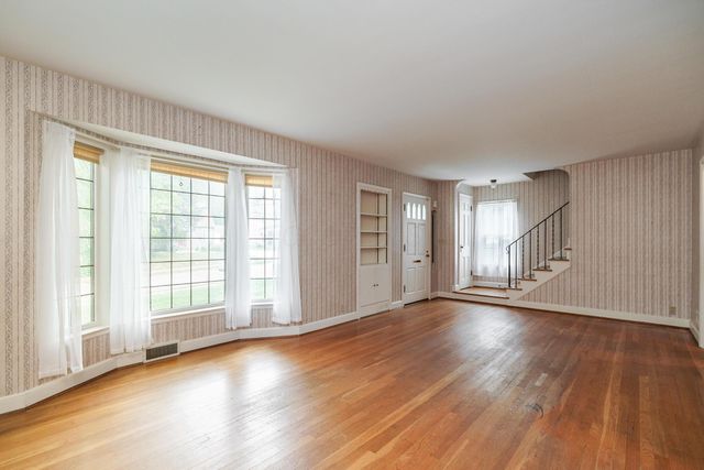 123 W South Street, Worthington, OH 43085