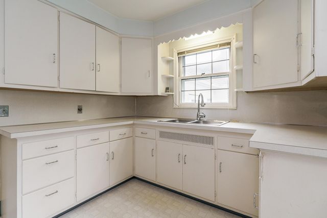 123 W South Street, Worthington, OH 43085