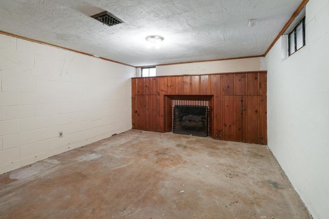 123 W South Street, Worthington, OH 43085