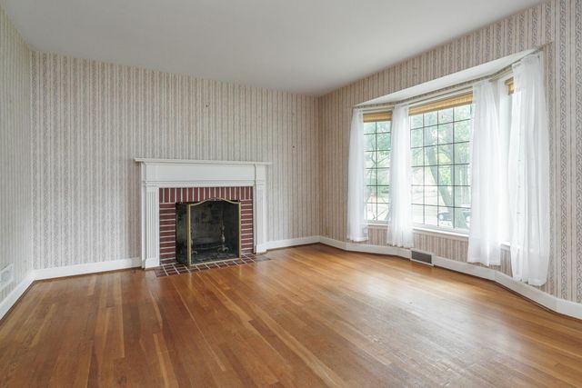 123 W South Street, Worthington, OH 43085